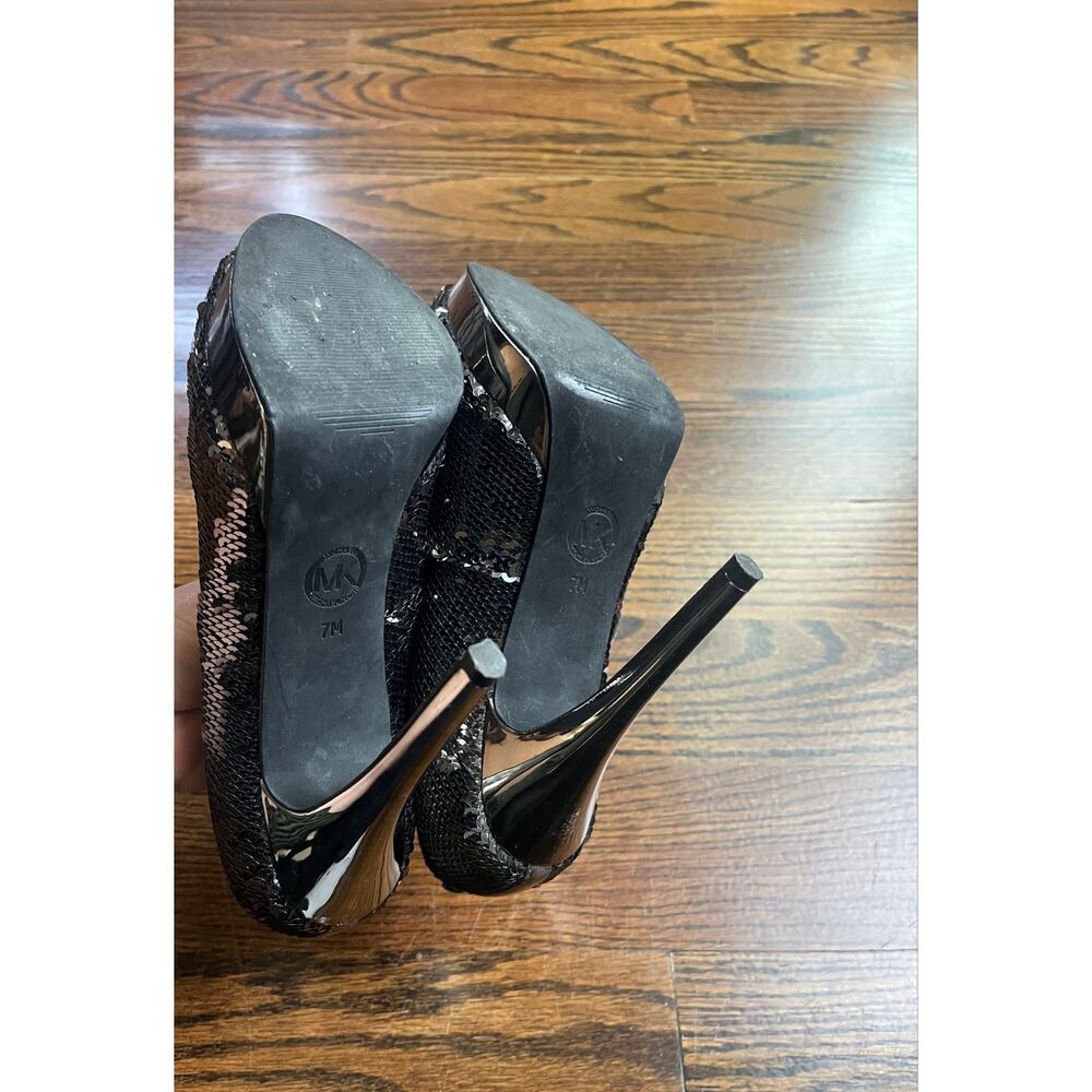 Michael KORS YORK Gunmetal Sequined Platform Logo Pumps Shoes Sz. 7 - Picture 5 of 8